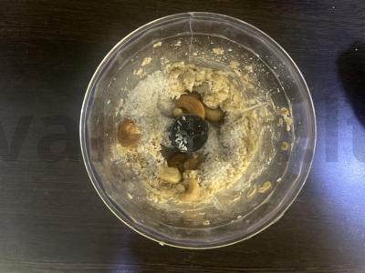 Vaikiški avižiniai sausainiai su kokosu, anakardžiais ir kiaušinio tryniu Žingsnis 3