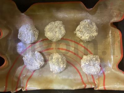 Vaikiški avižiniai sausainiai su kokosu, anakardžiais ir kiaušinio tryniu Žingsnis 5