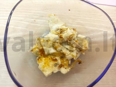 Salotos su agurkais, keptu kiaušiniu ir bulguru Žingsnis 4