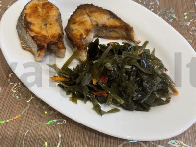 Kepta lašiša su jūros kopūstais pagrindine nuotrauka