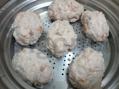 Garų kotletai iš kiaulienos faršo Žingsnis 8