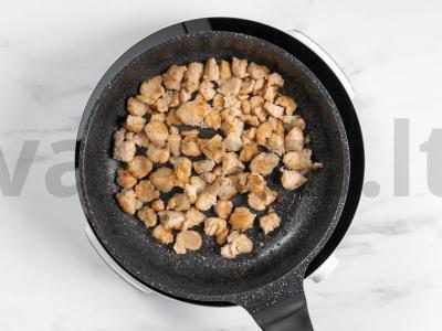 Salotas su sojų mėsa ir aromatinga padažu Žingsnis 2