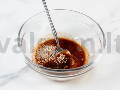 Salotas su sojų mėsa ir aromatinga padažu Žingsnis 4