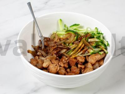 Salotas su sojų mėsa ir aromatinga padažu Žingsnis 5