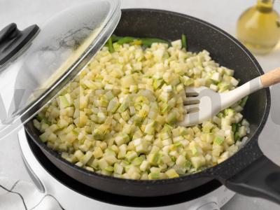 Cukinijų ikra be mėsmalės Žingsnis 4