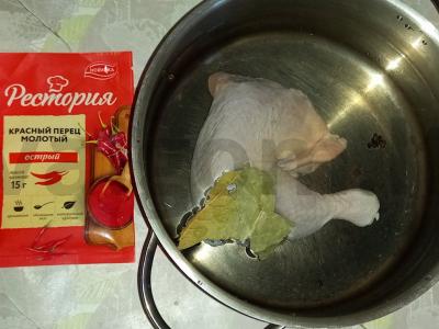 Namų stiliaus kharcho su vištiena Žingsnis 1