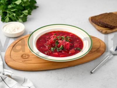 Borščas su raugintais kopūstais ir troškiniu pagrindine nuotrauka