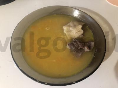 Žirnių sriuba su vištiena ir jautiena pagrindine nuotrauka