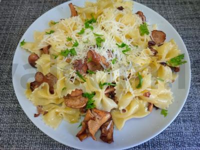 Farfalle su voveraitėmis pagrindine nuotrauka