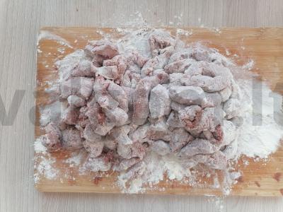 Kepta jautienos kepenėlė keptuvėje Žingsnis 2