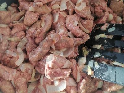 Kepta jautienos kepenėlė keptuvėje Žingsnis 4