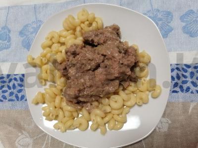 Kepta jautienos kepenėlė keptuvėje pagrindine nuotrauka