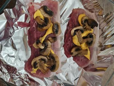 Keptas mėsa su grybais ir maasdamo sūriu Žingsnis 4