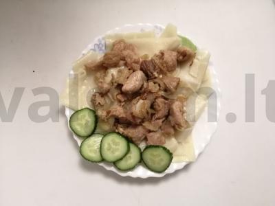 Beshbarmak su kiauliena pagrindine nuotrauka