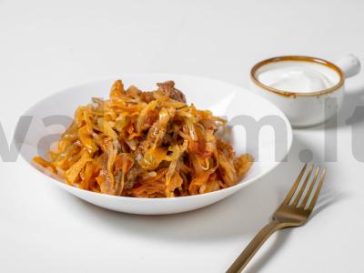 Sultinga troškinta kopūstai su kiauliena pagrindine nuotrauka