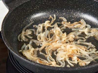 Salotas su keptu svogūnu ir ridikėliais Žingsnis 2