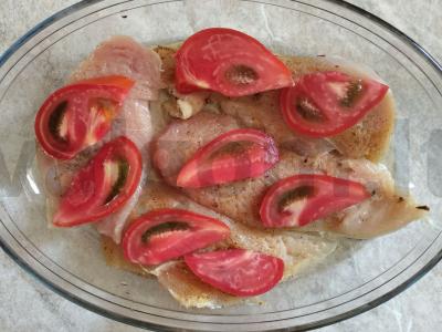 Švelni vištiena, kepta su pomidorais ir sūriu orkaitėje Žingsnis 5