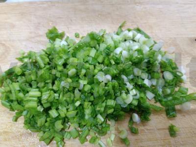 Žalias salotas su žirniais Žingsnis 2