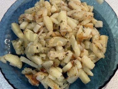 Bulvės su džiovintais miško grybais avokadų aliejuje pagrindine nuotrauka