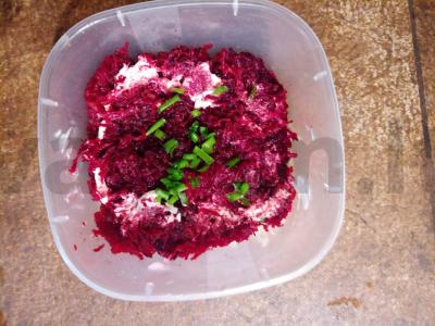 Silkė po kailiu su daržovėmis ir žaliu svogūnu Žingsnis 5