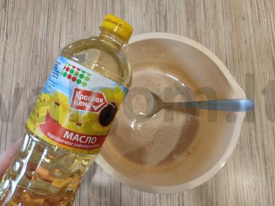 Keptos vištienos blauzdelės kefyro marinate Žingsnis 4