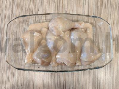 Keptos vištienos blauzdelės kefyro marinate Žingsnis 10