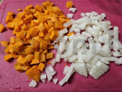 Vištiena su ananasais saldžiarūgščiame padaže Žingsnis 2