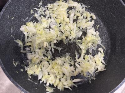 Aštrus troškintas kopūstas su pomidorais ir paprika Žingsnis 1