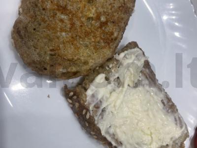 Užkandis „Grūdų duonos skrudinta duona su česnaku ir pomidorais“ Žingsnis 7