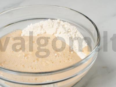 Mafininiai su cukinijomis ir šokolado drožlėmis Žingsnis 2