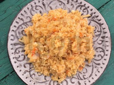 Kuskusas su troškinta kopūstais pagrindine nuotrauka