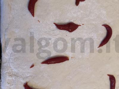 Didelė pica-pyragas su svogūnais Žingsnis 1