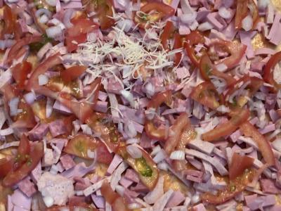 Didelė pica-pyragas su svogūnais Žingsnis 3