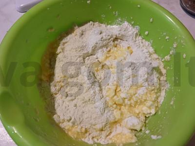 Sūrio blynai su razinom per 30 minučių Žingsnis 2