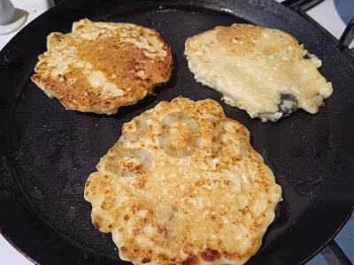 Sūrio blynai su razinom per 30 minučių Žingsnis 4