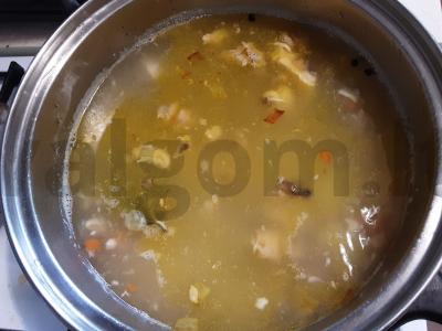 Morkų ir makaronų sriuba su vištiena ir žolelėmis Žingsnis 7