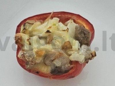 Paprika, įdaryta mėsa, sūriu ir anakardžiais pagrindine nuotrauka