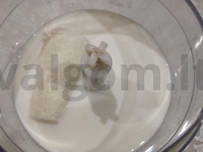 Nuostabus pieno kokteilis su datulėmis Žingsnis 3