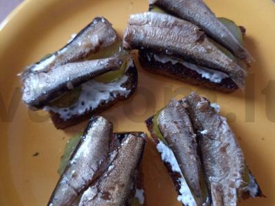 Sumuštiniai su šprotų nauju būdu Žingsnis 6