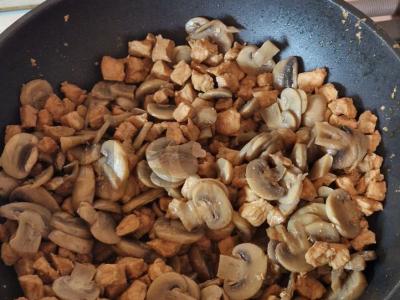 Grikių makaronai su pievagrybiais ir kiauliena Žingsnis 6