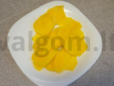 Bulvių blynai su rūkytomis lašišomis Žingsnis 1