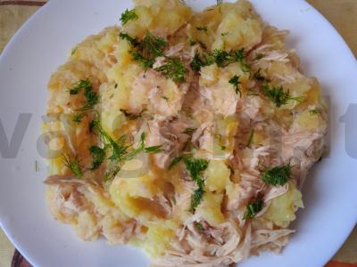 Močiutės bulvės su troškiniu pagrindine nuotrauka