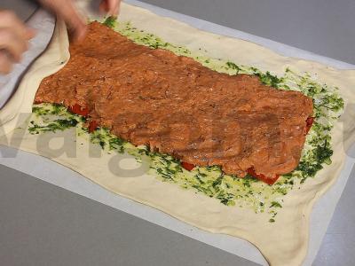 Pyragas su kalakutiena, keptais pipirais ir barbekiu padažu Žingsnis 11