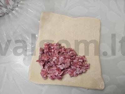 Sultingi čeburekai iš mielinės tešlos Žingsnis 2