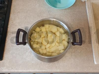 Bulvių košė su žaliu svogūnu ir prieskoniais Žingsnis 2