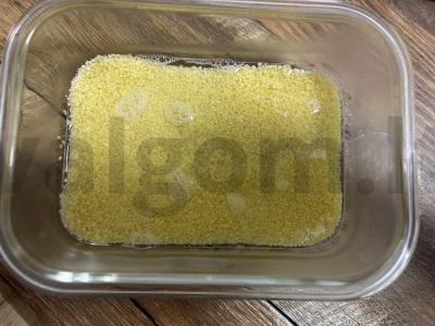 Šiltas salotas su kuskusu ir džiovintais pomidorais Žingsnis 1