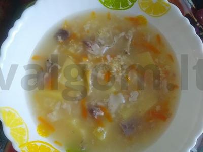 Karpių žuvienė su perliniu miežiu pagrindine nuotrauka