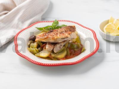 Keptas jūros ešerys su daržovėmis pagrindine nuotrauka