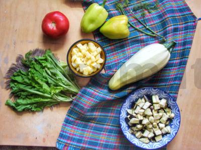 Baklažanų troškinys su pomidorais ir rozmarinu Žingsnis 1