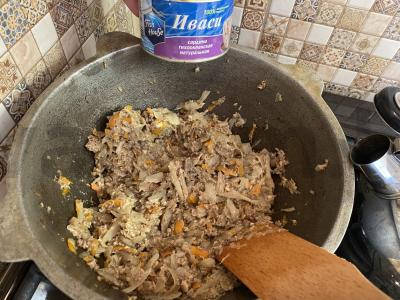 Greitas pyragas su kopūstais ir žuvimi Žingsnis 5